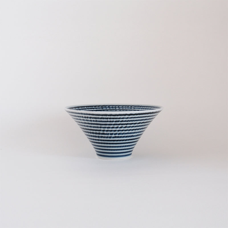 波佐見焼 藍駒 反碗 中