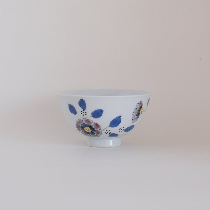 有田焼　花枝紋のお茶碗　手描き